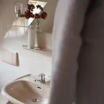 Zum Hirsch Szálloda