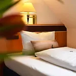 Szálloda Zum Hirsch 3*