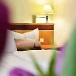 Zum Hirsch Szálloda