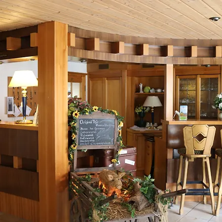 Zum Hirsch Hotel 3*