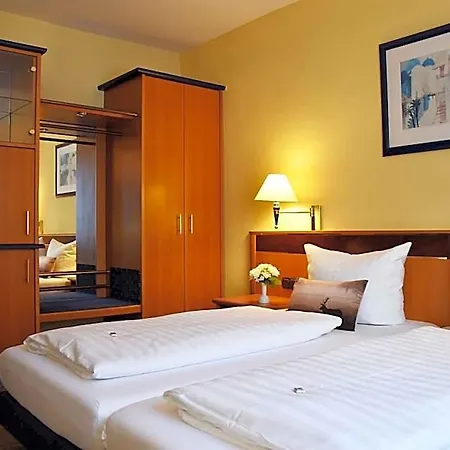 Zum Hirsch Hotel 3*