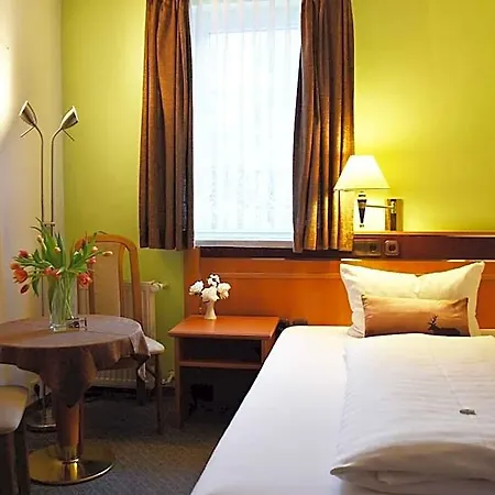 Zum Hirsch Hotel 3*